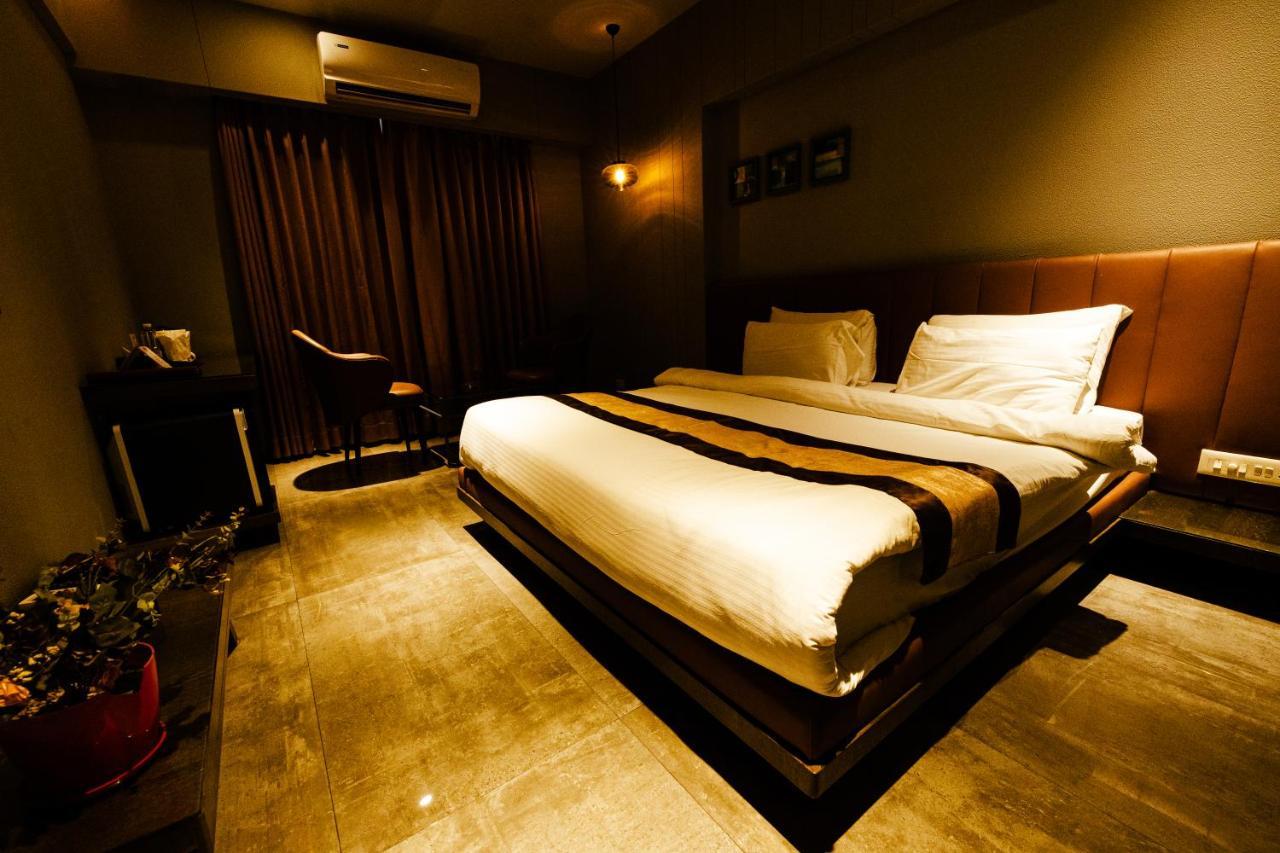 Hotel Brij Residency Top Selling , Lātūr المظهر الخارجي الصورة
