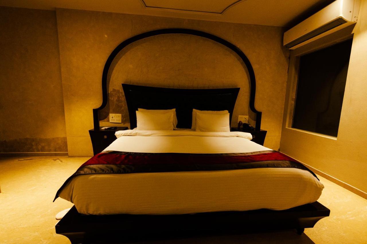 Hotel Brij Residency Top Selling , Lātūr المظهر الخارجي الصورة