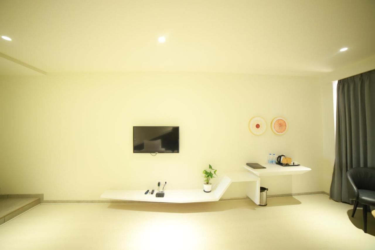 Hotel Brij Residency Top Selling , Lātūr المظهر الخارجي الصورة