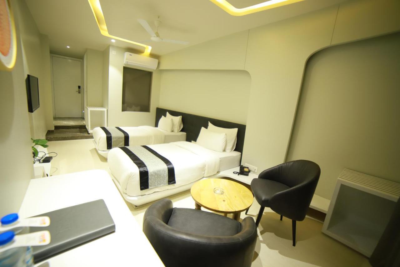 Hotel Brij Residency Top Selling , Lātūr المظهر الخارجي الصورة